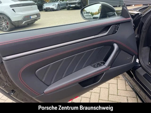 Porsche 992 4 Coupé GTS Targa