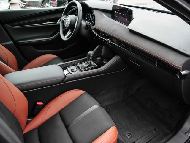 Mazda 3 2.5L SkyActiv e-Skyactiv