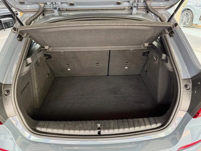 BMW 118 118i Sedan Sport Line