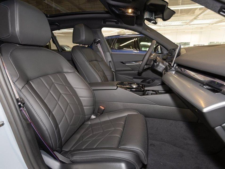 BMW i5 Sedan eDrive40