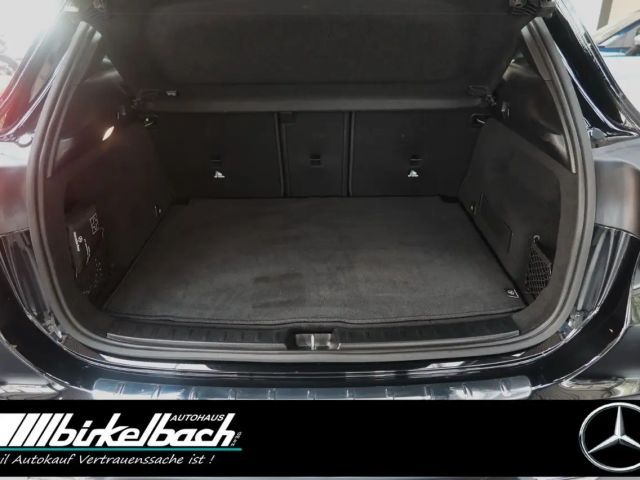 Mercedes-Benz GLA 200 Advanced 7G LED RFK  LHZ Apple