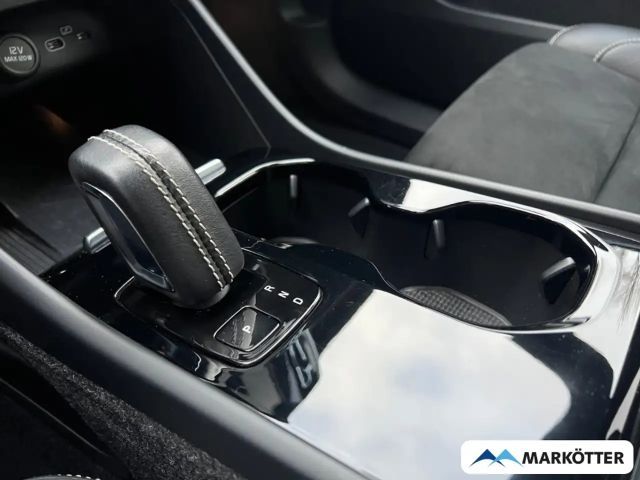 Volvo XC40 AWD R-Design Recharge