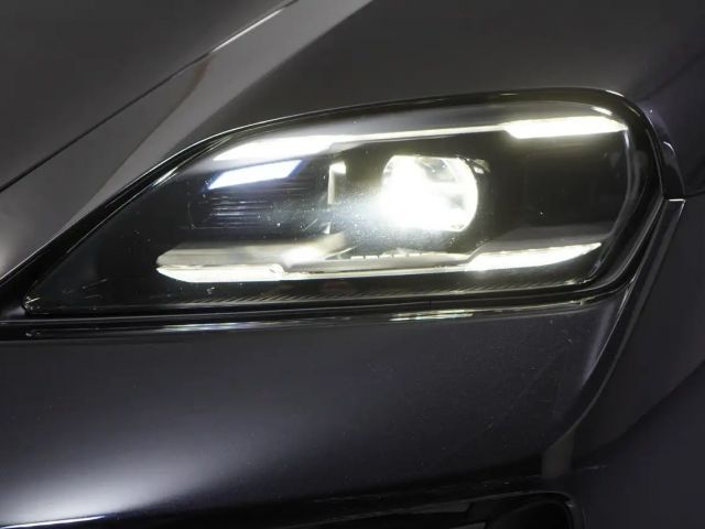 Porsche Taycan 4 Cross Turismo