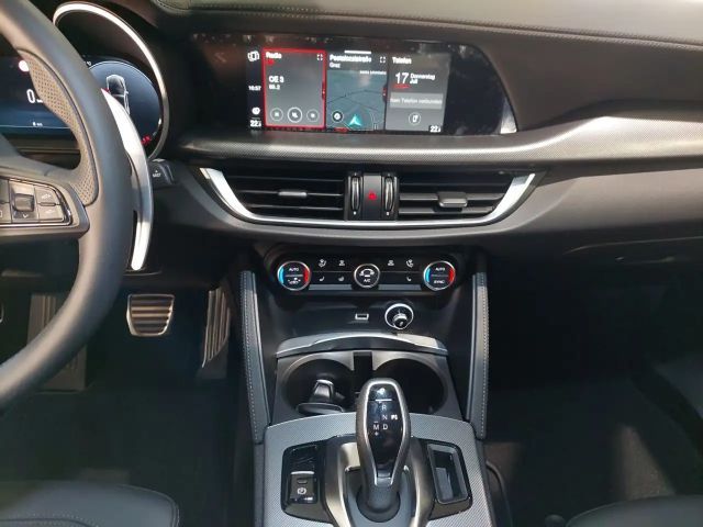 Alfa Romeo Stelvio AT8 Q4 Veloce