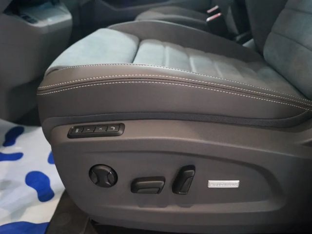 Volkswagen Multivan Style T7