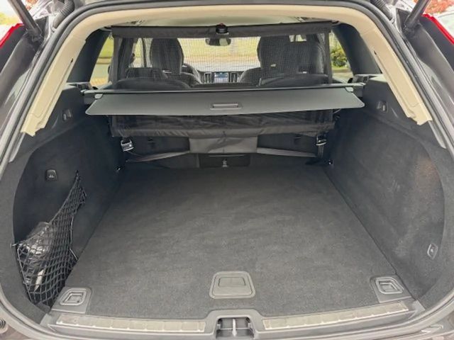 Volvo XC60 AWD Dark Plus