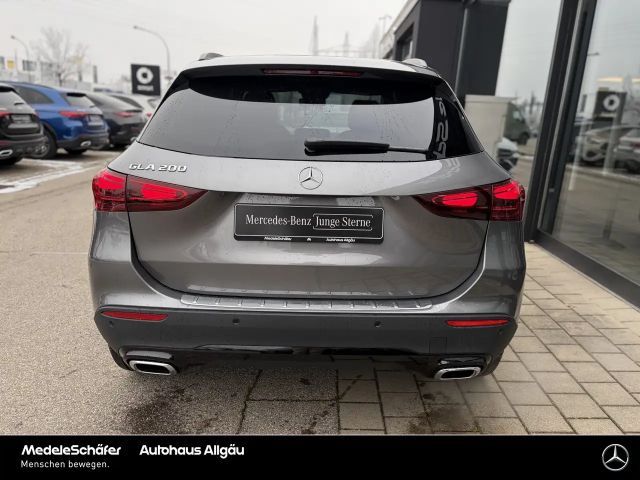 Mercedes-Benz GLA 200 GLA 200 Night AHK Distro Keyless Led 360° Ambi