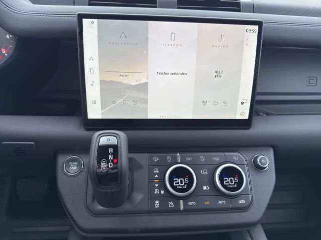 Land Rover Defender 110 D250 Dynamic SE