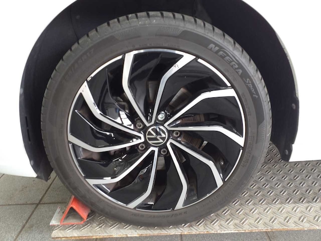 Volkswagen Golf Life Variant