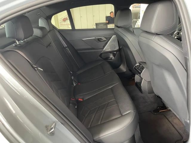 BMW 520 520i M-Sport Sedan