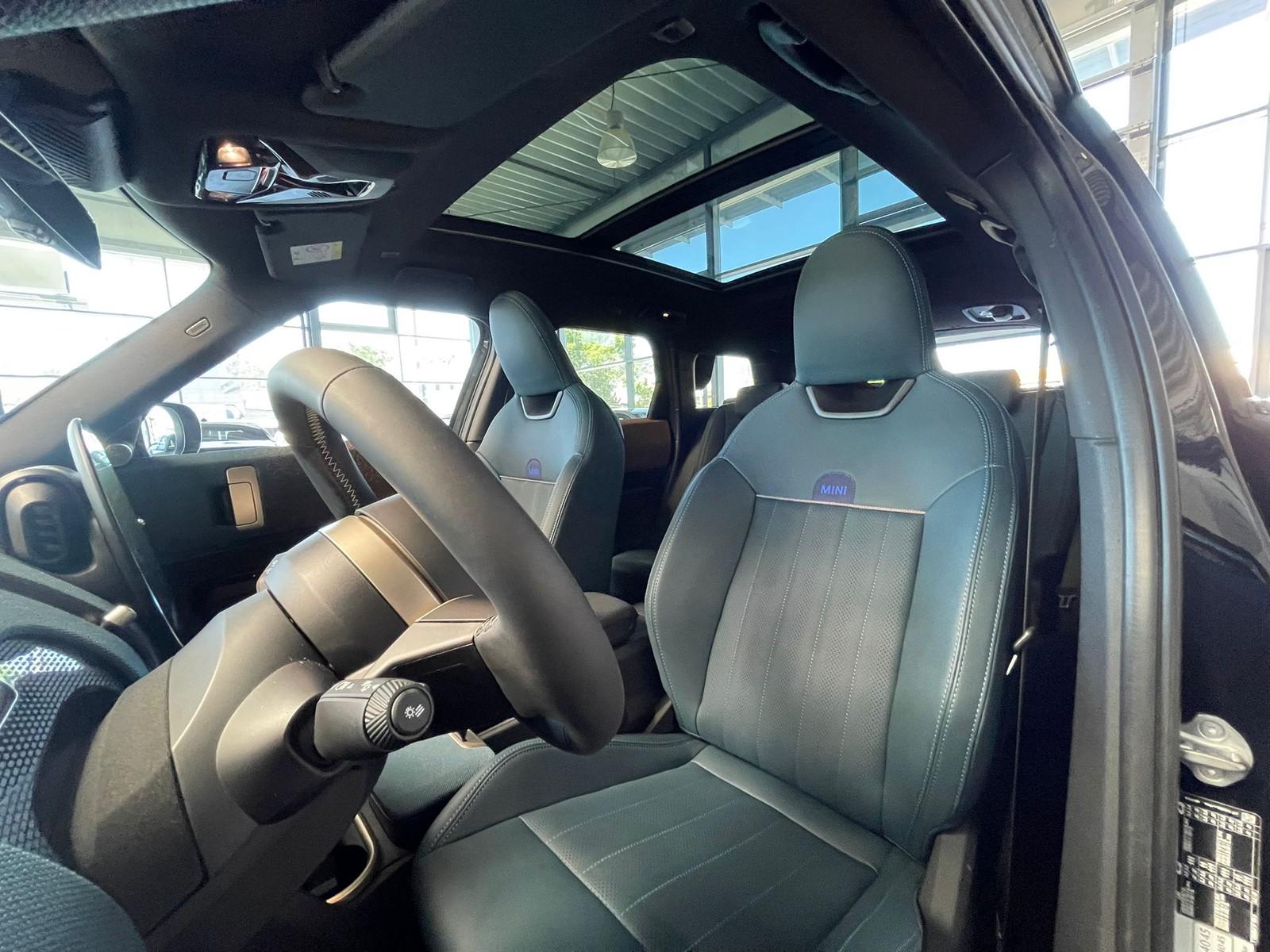 MINI Cooper C Countryman Favoured