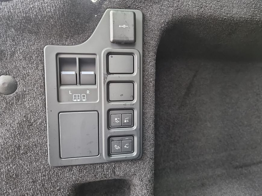 Land Rover Discovery D250 Dynamic SE