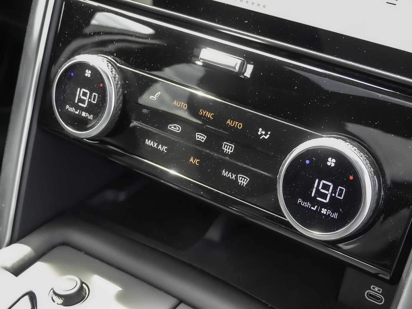 Land Rover Discovery D300 Dynamic SE