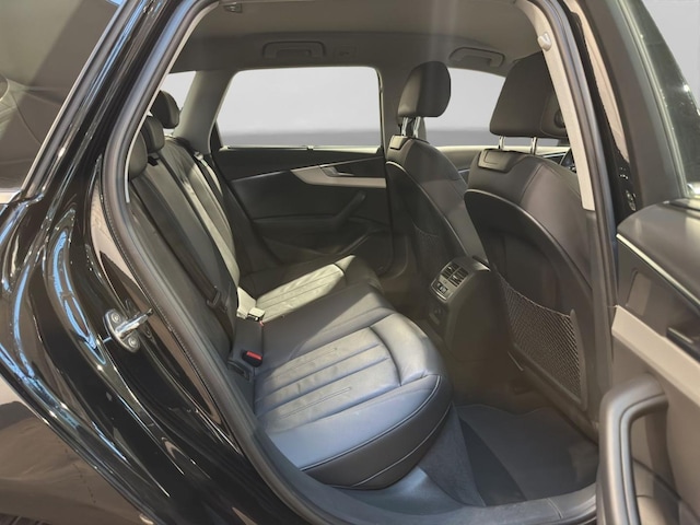 Audi A4 40 TFSI Avant Quattro S-Tronic