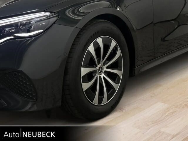 Mercedes-Benz E 200 AVANTGARDE Sedan