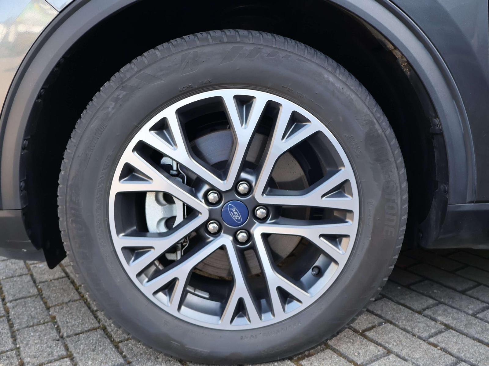 Ford Kuga Hybrid Plug in Hybrid Titanium