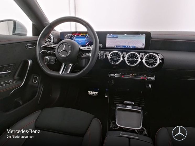 Mercedes-Benz CLA 200 AMG Line Shooting Brake