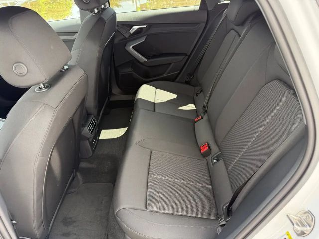 Audi A3 30 TDI Sedan