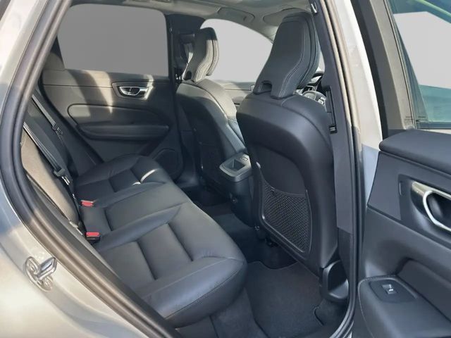 Volvo XC60 AWD Dark Plus