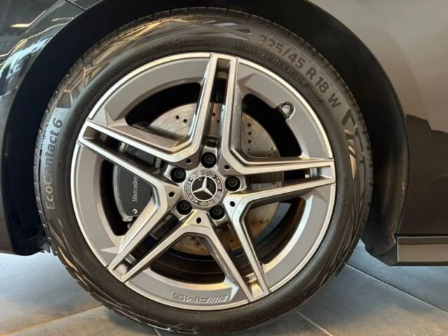 Mercedes-Benz CLA 200 AMG Line Coupé