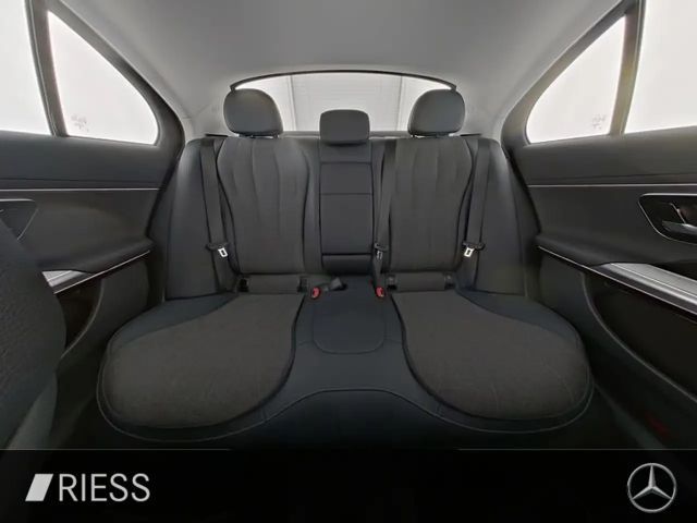 Mercedes-Benz E 220 AVANTGARDE E 220 d Sedan