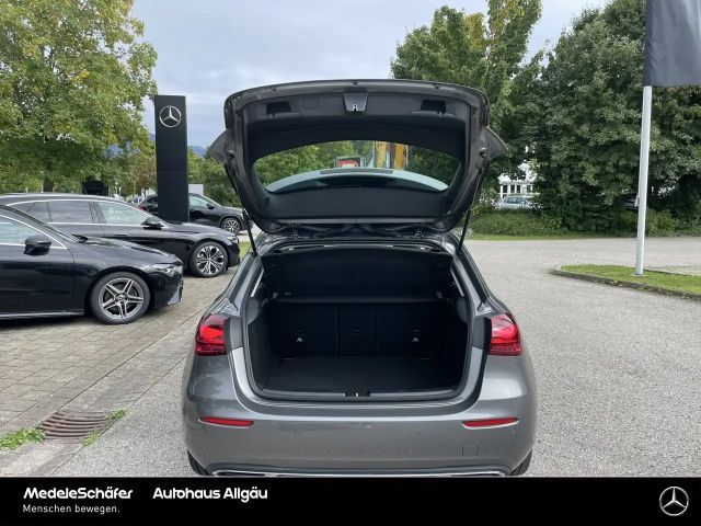 Mercedes-Benz A 180 A 180 d Progressive