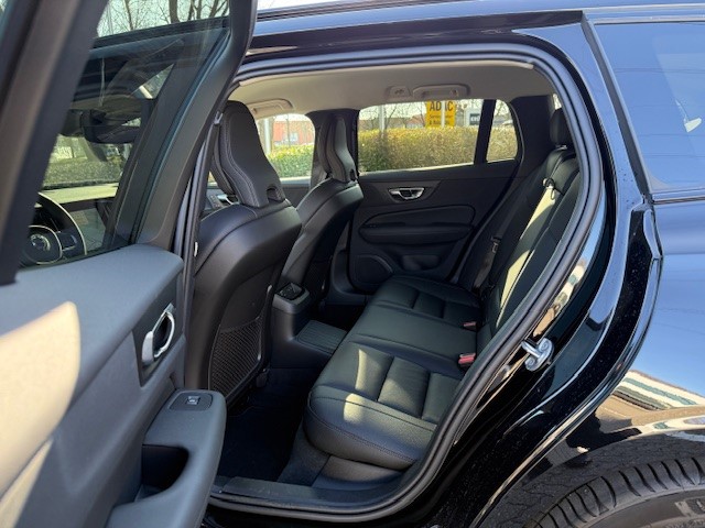 Volvo V60 AWD Dark Plus Recharge T8