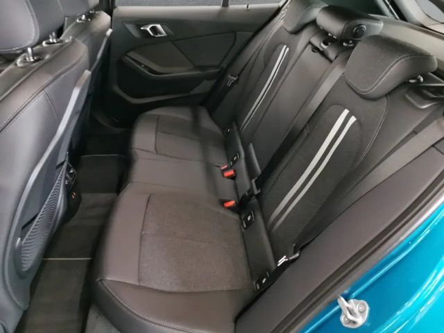 BMW 118 118i Sedan Sport Line