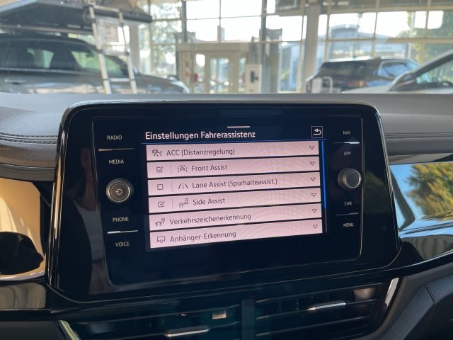 Volkswagen T-Roc 2.0 TSI 4 Motion DSG AHK Pano LED