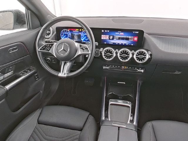 Mercedes-Benz EQA 300 4MATIC