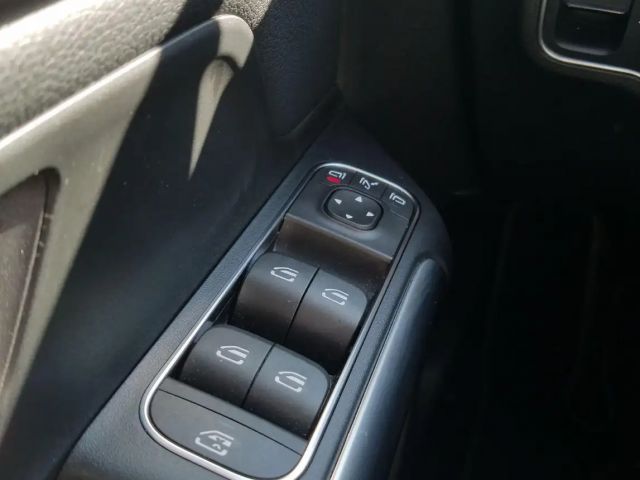 Mercedes-Benz B 200 Progressive Sedan