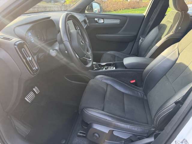 Volvo XC40 R-Design Recharge T5