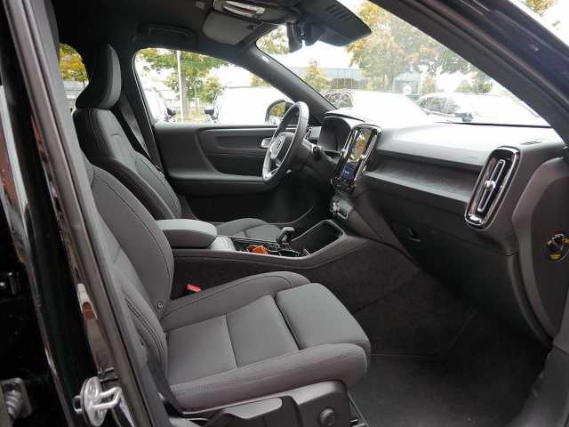 Volvo XC40 Core Recharge