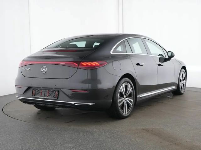 Mercedes-Benz EQE 300 Sedan