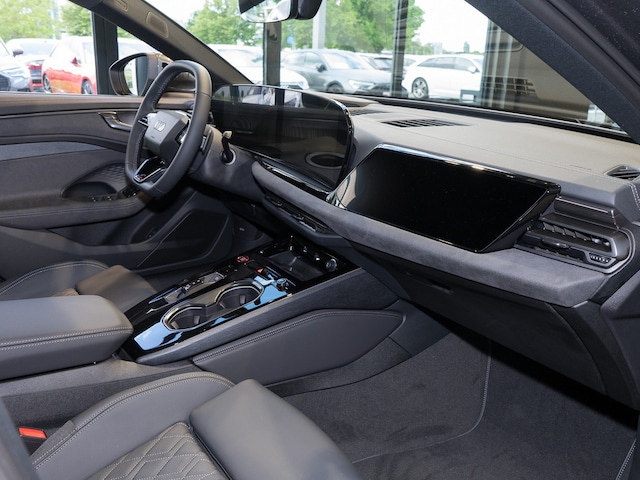 Audi A6 Avant Quattro S-Tronic