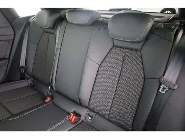 Audi Q4 e-tron P-Dach/20''/W-Pumpe/AHK-Vorb.