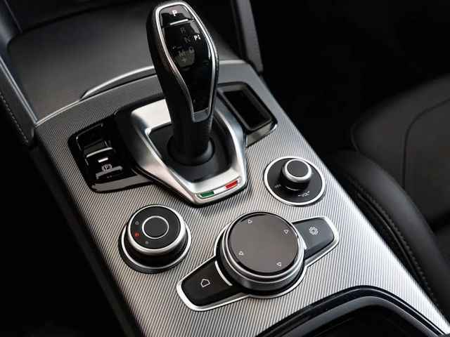 Alfa Romeo Stelvio AT8 Q4 Veloce