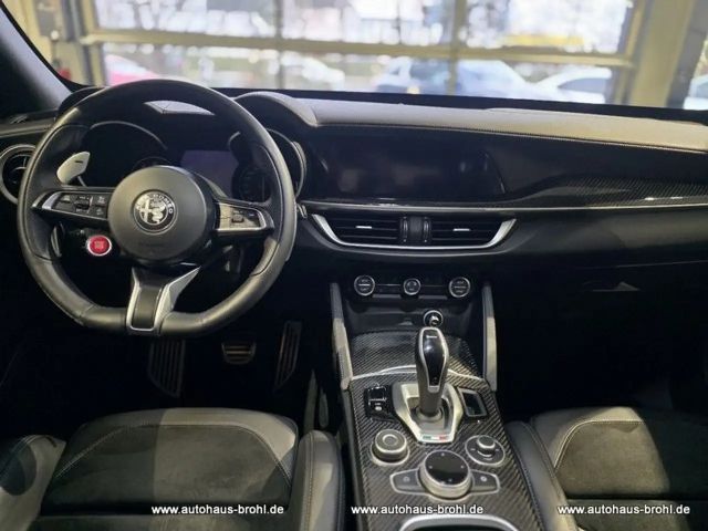 Alfa Romeo Stelvio Q4 Quadrifoglio