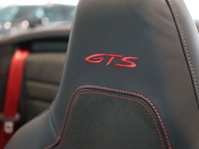 Porsche 992 Cabrio Carrera GTS