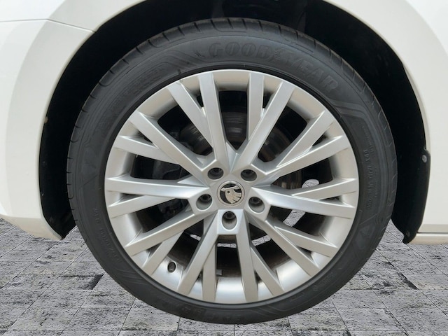 Skoda Superb 2.0 TDI Combi Style Style