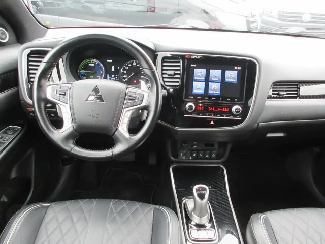 Mitsubishi Outlander Top