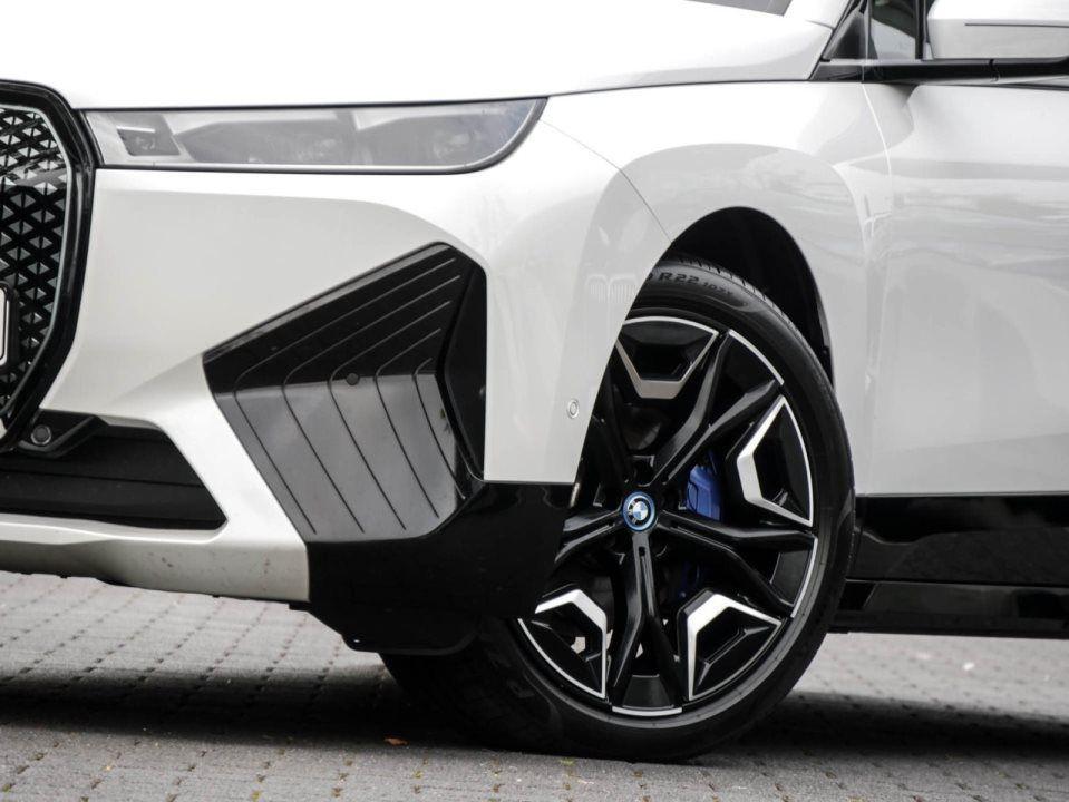 BMW iX xDrive50