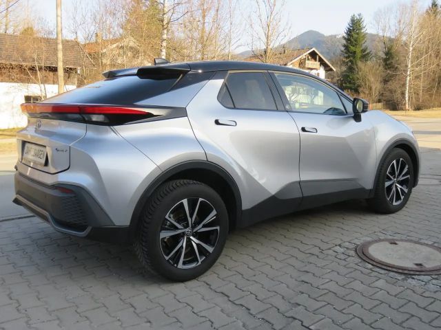 Toyota C-HR Hybride Team D