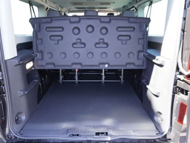 Renault Trafic Grand L2H1