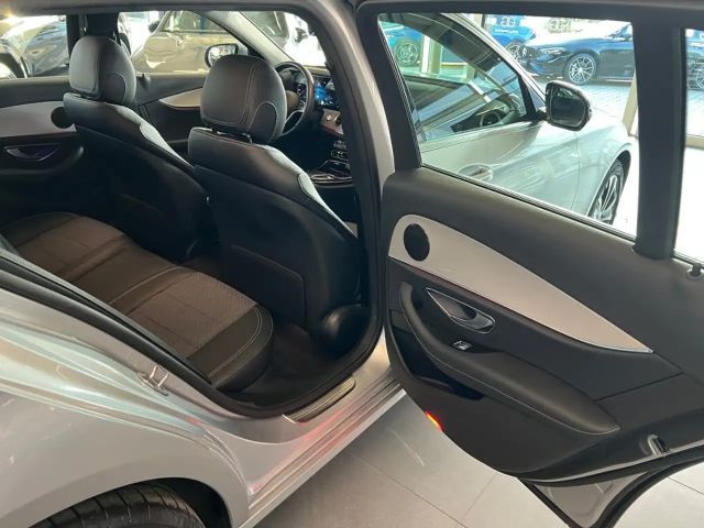 Mercedes-Benz E 300 AVANTGARDE E 300 de Estate