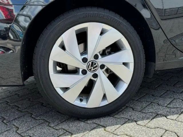 Volkswagen Golf Style Variant