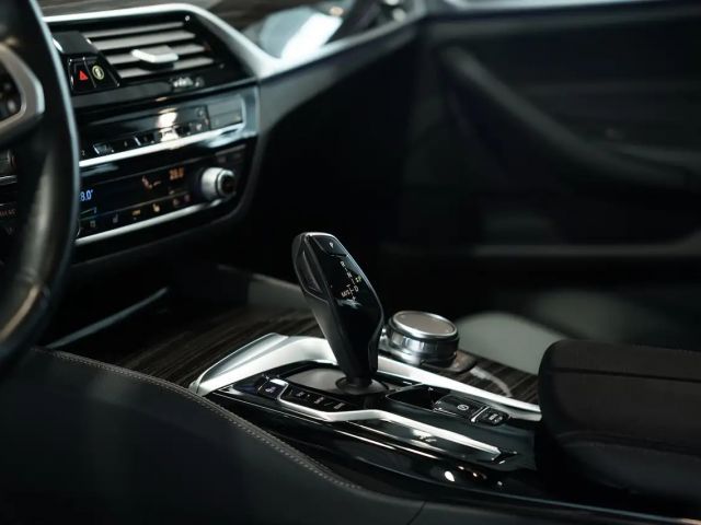 BMW 530 530d M-Sport Sedan xDrive