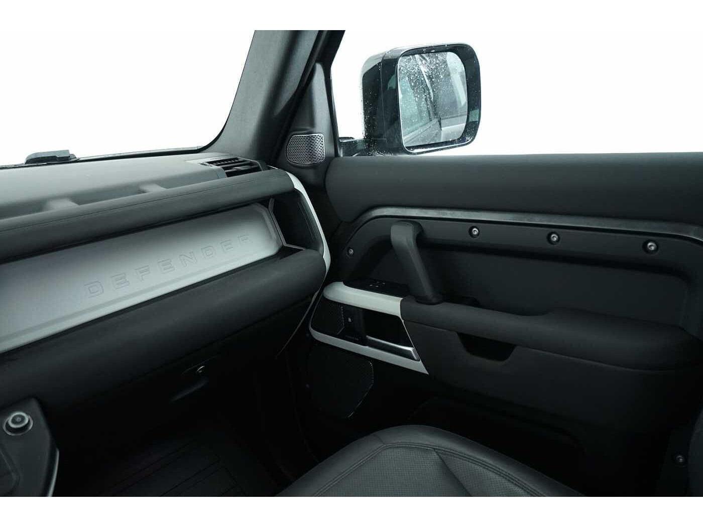 Land Rover Defender 110 SE