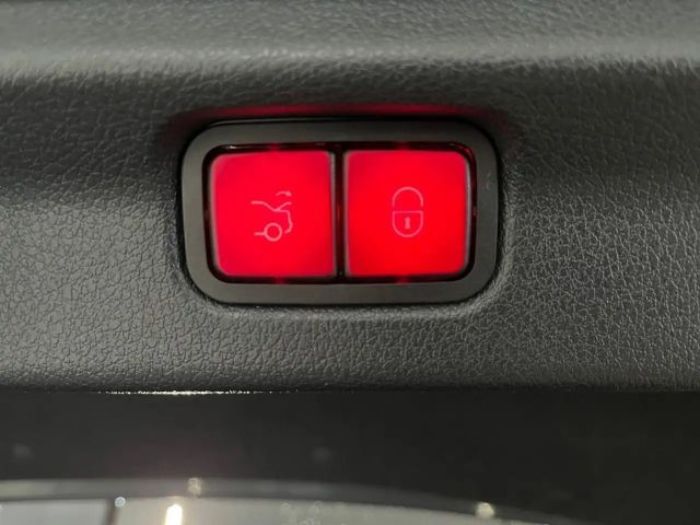 Mercedes-Benz EQE 300 Sedan