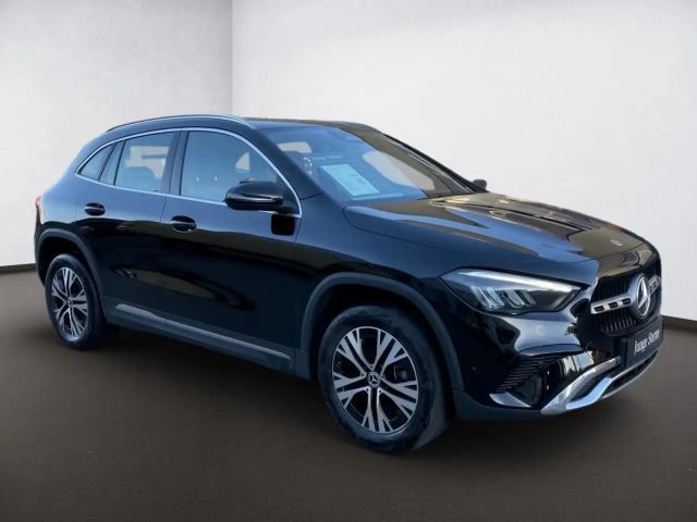 Mercedes-Benz GLA 180 GLA 180 d Progressive